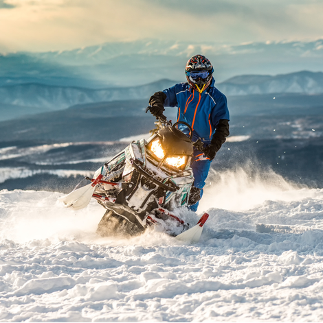 Motoneige en démonstration – Vente d'accessoires et vêtements chez Sport Gilbert 2.0