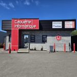 Vue extérieure de la bâtisse de Caouette Informatique à Chicoutimi