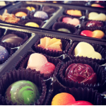 Bonbonnière de chocolats assortis conçue par Chocolats Rose Élisabeth